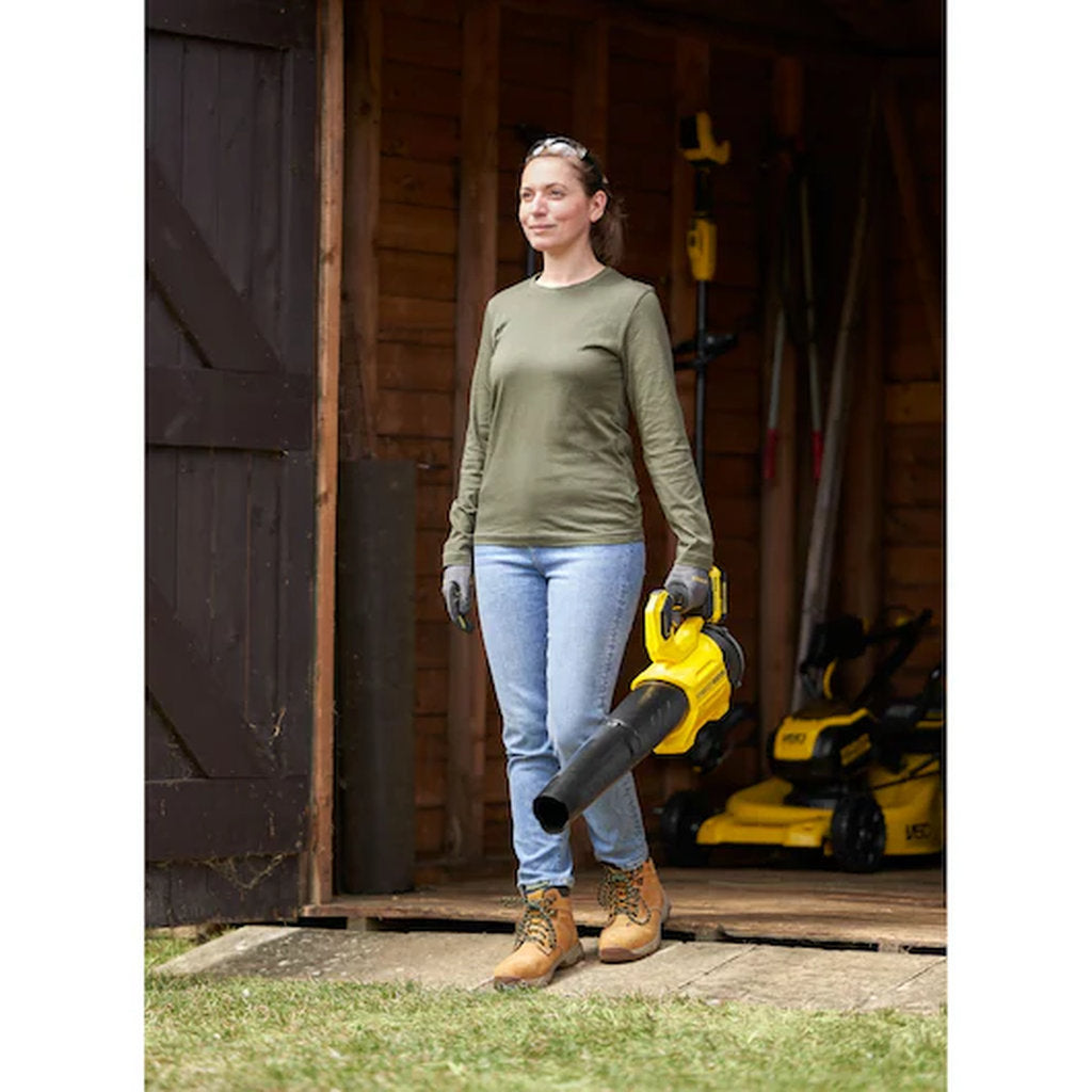 Stanley Fatmax, Bürstenloser Laubbläser, brushless leaf blower, 18V cordless blower, Stanley cordless tool, kabelloser Laubbläser, V20 battery system, Akku Gartengerät, battery powered blower, electric garden blower, Stanley Werkzeuge, rechargeable leaf blower, lightweight garden tool, schnurloser Gartenbläser, powerful air blower, professional garden tool, Gartenpflege Werkzeug, Akku betrieben, cordless garden equipment, Stanley Akku Gerät, outdoor cleaning tool, V20 brushless blower, compact blower, robus