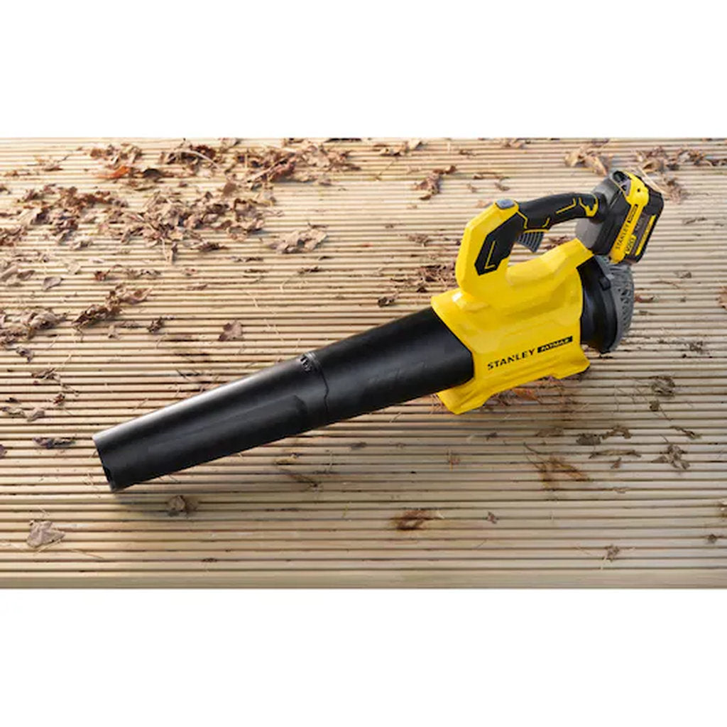 Stanley Fatmax, Bürstenloser Laubbläser, brushless leaf blower, 18V cordless blower, Stanley cordless tool, kabelloser Laubbläser, V20 battery system, Akku Gartengerät, battery powered blower, electric garden blower, Stanley Werkzeuge, rechargeable leaf blower, lightweight garden tool, schnurloser Gartenbläser, powerful air blower, professional garden tool, Gartenpflege Werkzeug, Akku betrieben, cordless garden equipment, Stanley Akku Gerät, outdoor cleaning tool, V20 brushless blower, compact blower, robus