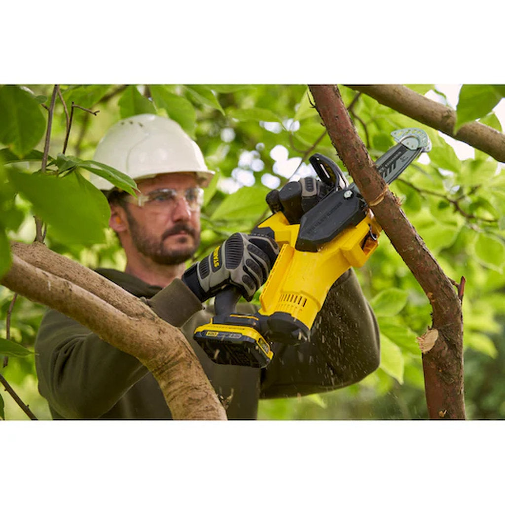 Stanley Fatmax, Stanley Fatmax V20, Akku Astsäge, cordless branch saw, 18V pruning saw, Stanley cordless saw, kabellose Astsäge, battery powered saw, electric pruning saw, Gartenwerkzeug, Stanley Werkzeuge, V20 battery system, rechargeable saw, professional garden saw, Gartenpflege Werkzeug, electric garden saw, Stanley Akku Werkzeug, trimming saw, Gartenarbeit Werkzeug, cordless garden tool, Akku Gartensäge, power tools, hand saw cordless, schnurlose Astsäge, heavy duty pruning saw, Gartenbau Werkzeug, Akk