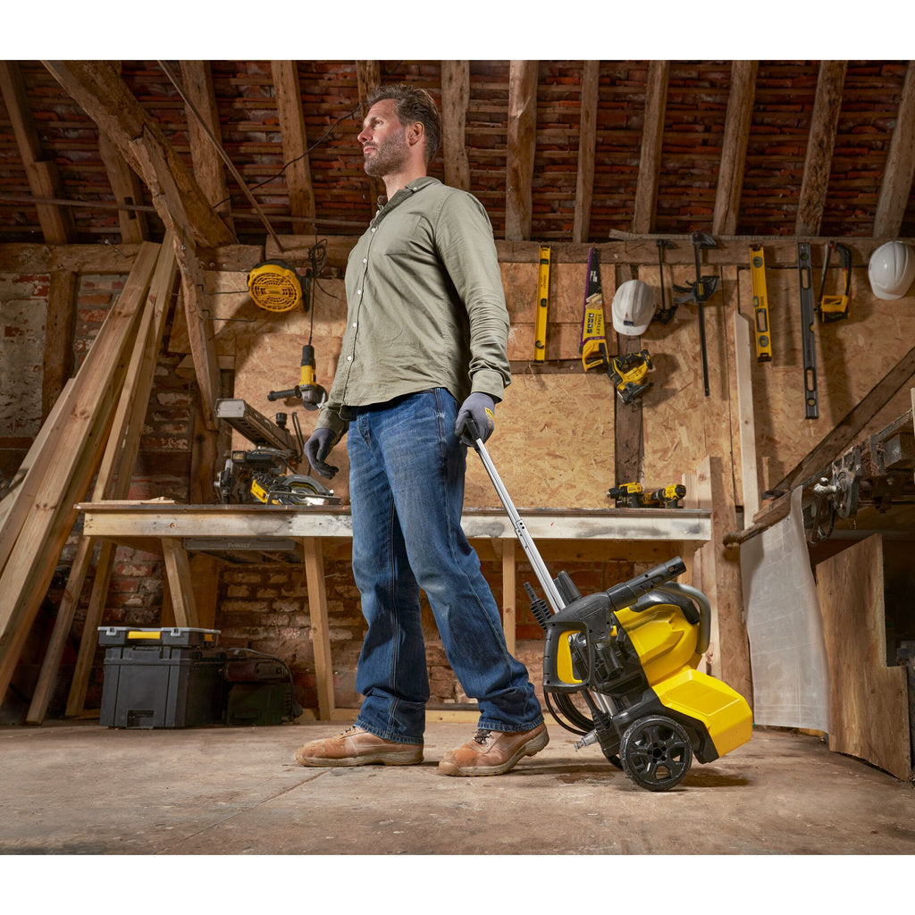 18V Stanley FatMax Akku Hochdruckreiniger, 2xV20 Hochdruckreiniger, Stanley Akku-Reiniger, Mobiler Hochdruckreiniger 18V, Stanley FatMax V20 Cleaner, Akku Power Washer, Stanley tragbarer Reiniger, Hochdruckreiniger ohne Kabel, Stanley V20 Cleaning Tool, Akku Hochdruckgerät 18 Volt
