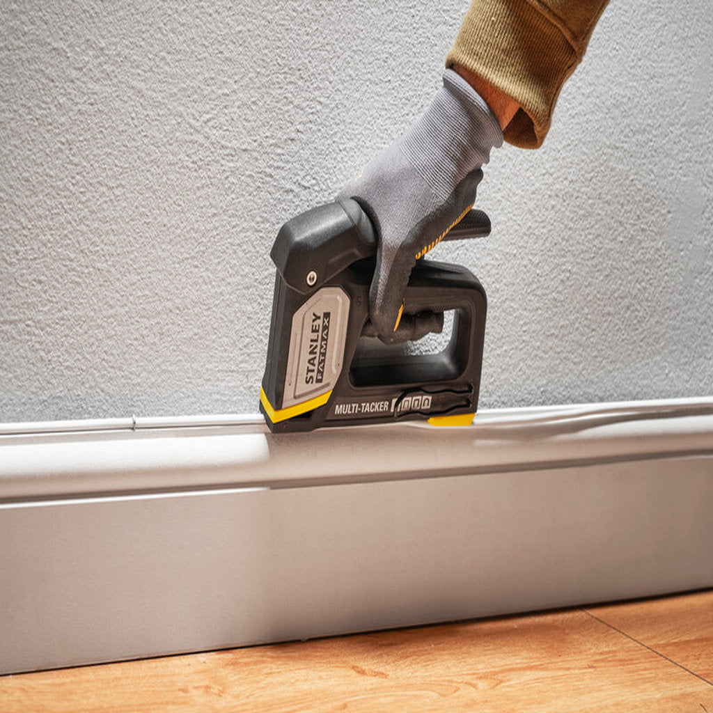 Stanley Fatmax, Handtacker, 4 in 1 Tacker, Multi Composit Tacker, manual stapler, Stanley Werkzeuge, heavy duty stapler, Kombi Tacker, professional hand stapler, Stanley hand tools, universal tacker, upholstery stapler, robustes Werkzeug, 4 in 1 staple gun, Werkstatt Werkzeug, precision stapler, Stanley tool, carpenter tools, multi purpose tacker, stapler for wood, DIY tool, Stanley Fatmax tools, construction stapler, multifunction stapler, Möbel Tacker, power tools accessory, home repair tool, handwerkzeug